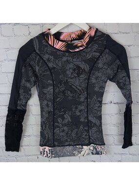MAAJI Women's Size Small Mystery Fountain Rash Guard Swim Gray Lace Floral